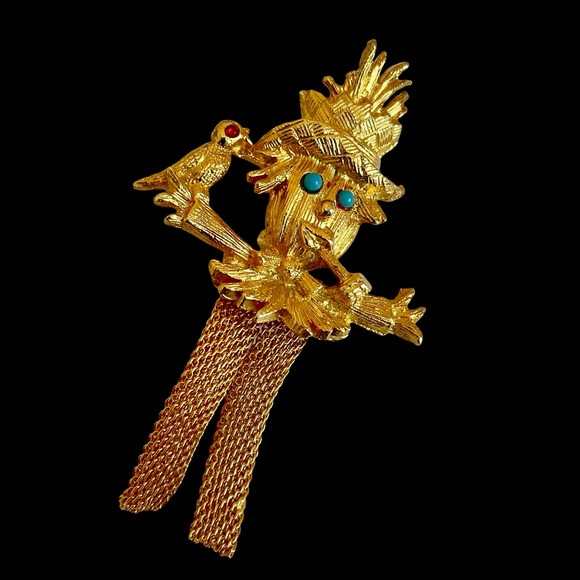 Vintage Jewelry - Vintage Goldtone Scarecrow Brooch With Mesh Legs